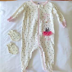 Baby Good Outfit with Mittens